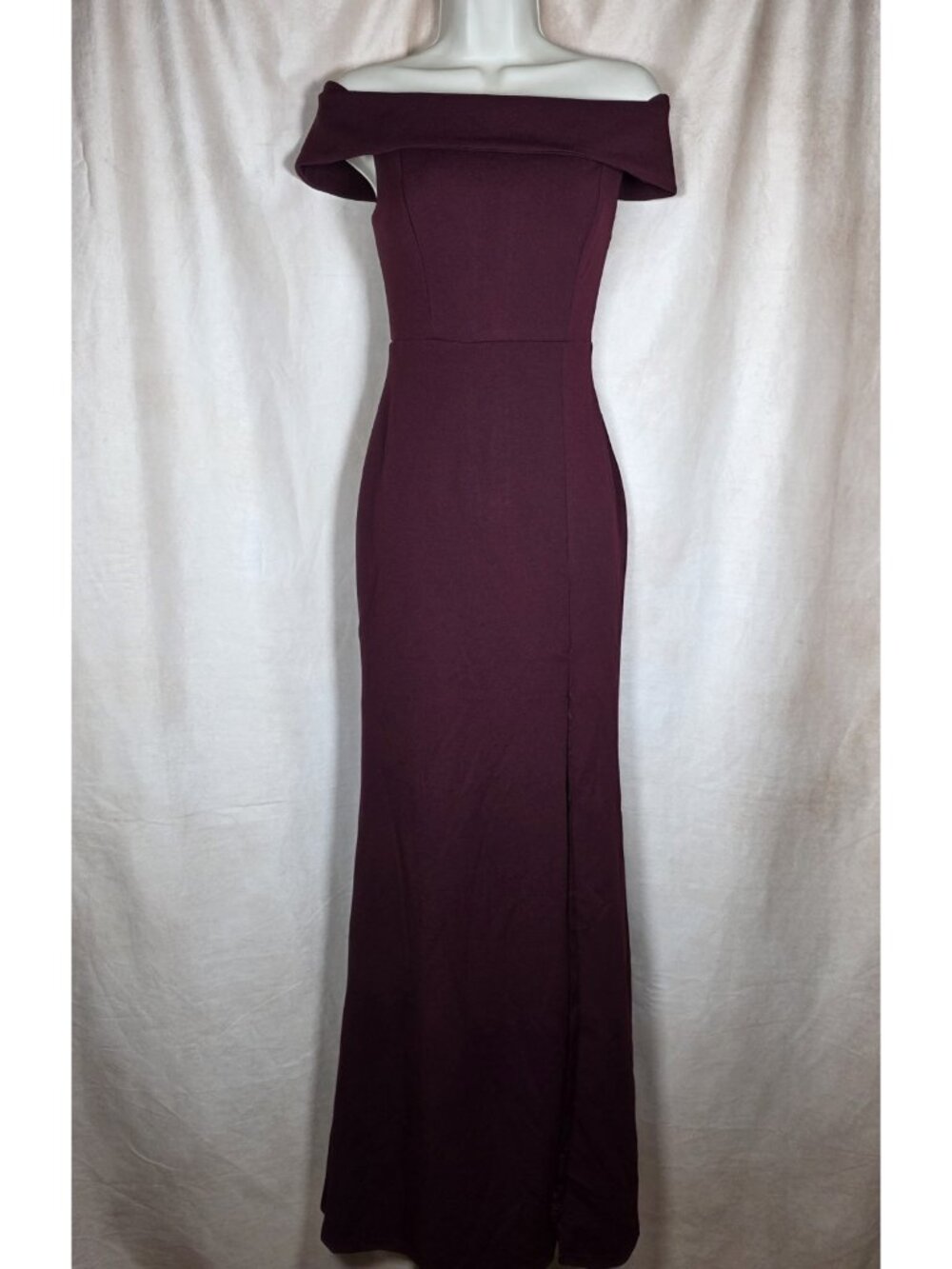 NWOT Lulus  Burgundy Off the Shoulder Maxi Dress Size Small